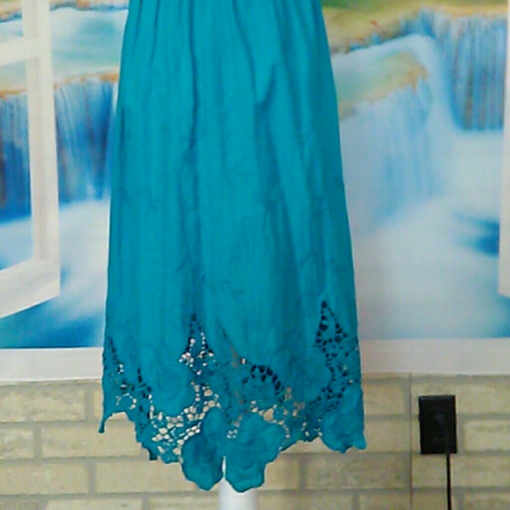 Dress - Picture 2 of 4